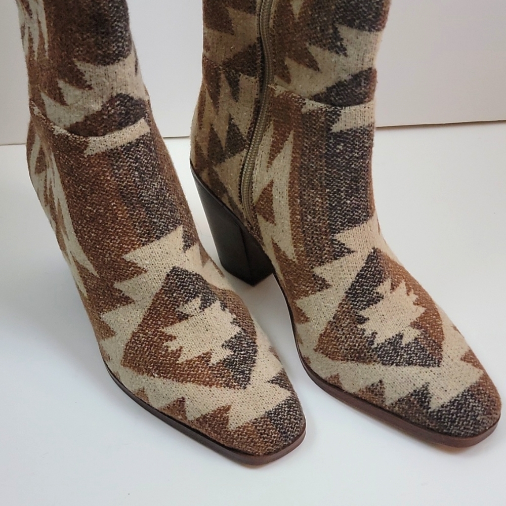 Jessica Simpson Brown and Cream Winter Boots